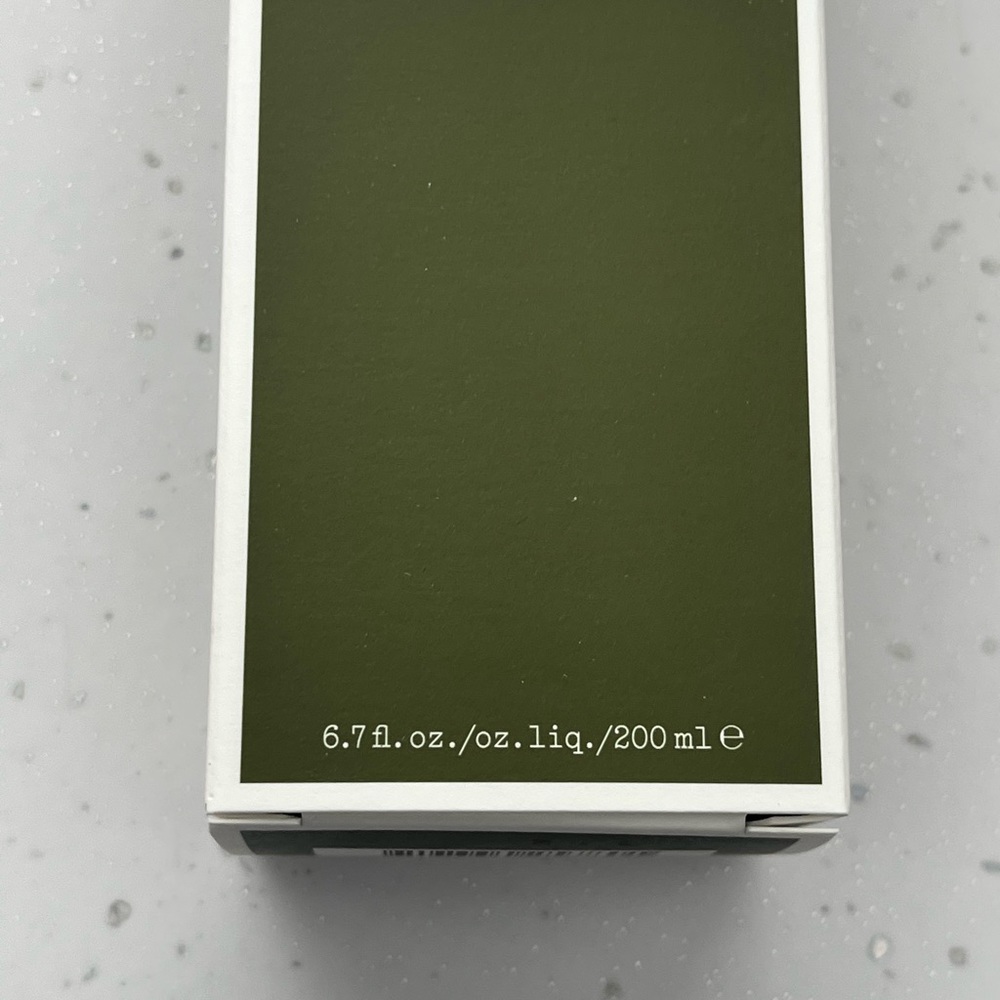 New ORIGINS Mega-Mushroom Relief & Resilience 200ml Soothing Treatment Lotion - Picture 4 of 9